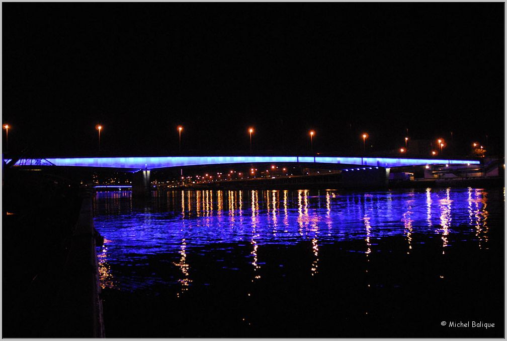 MB287_Descente_Seine Pont Guillaume le conquérent illuminé