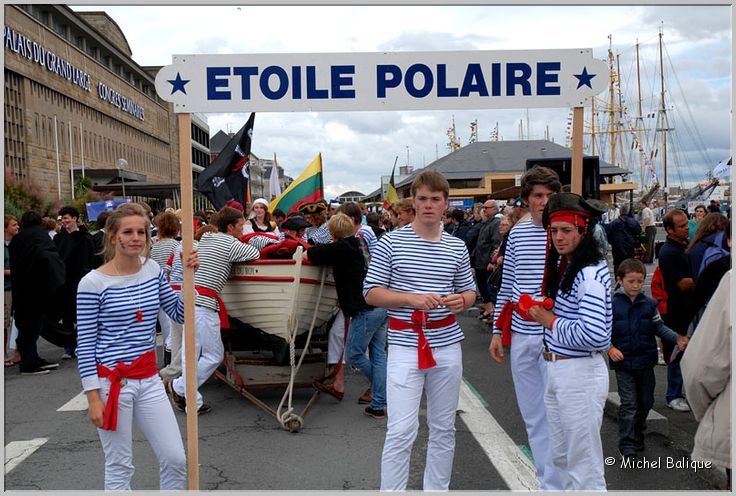 TSR 2012 St Malo Defile des equipages Etoile Polaire