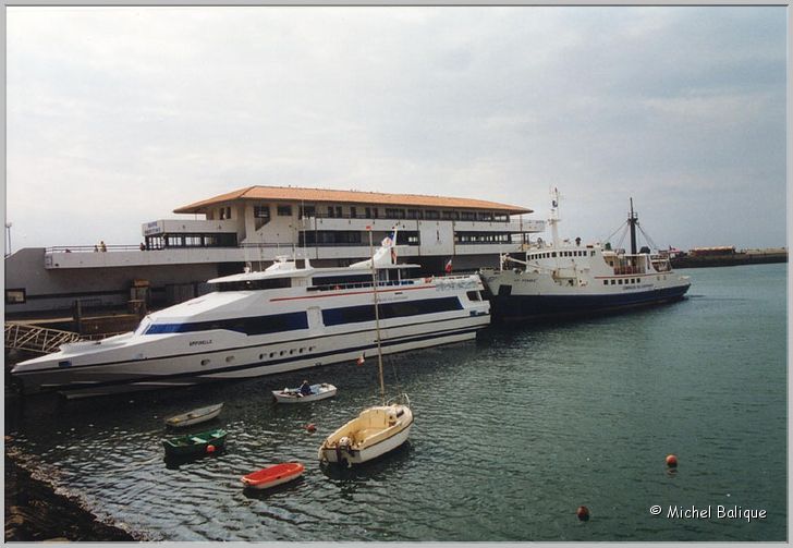 Le port 1999